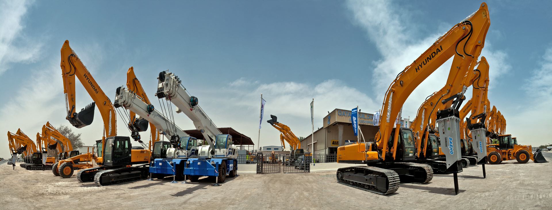 HEAVY EQUIPMENTS Qatar Building Company
